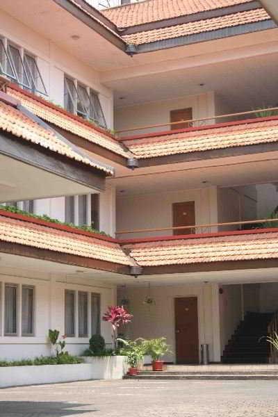 Royal Hotel 2*